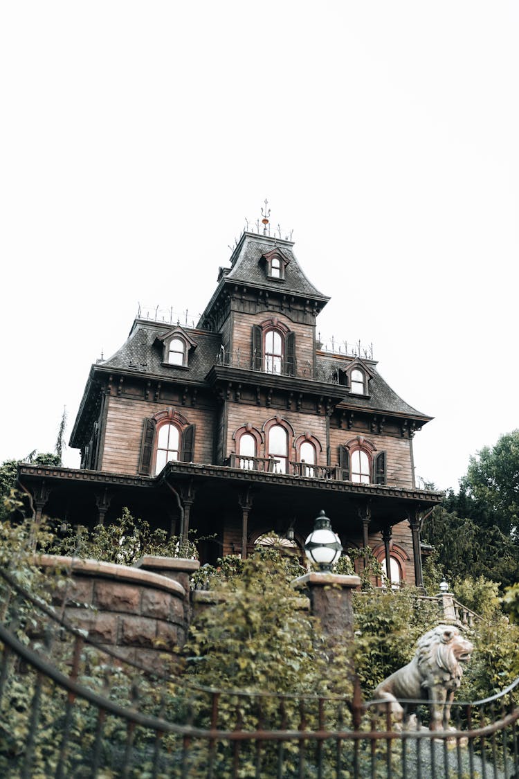 The Phantom Manor Haunted Mansion In Frontierland In Disneyland Paris