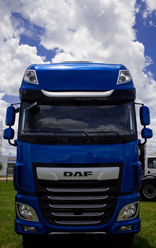Front of a Blue DAF XF Semi-truck