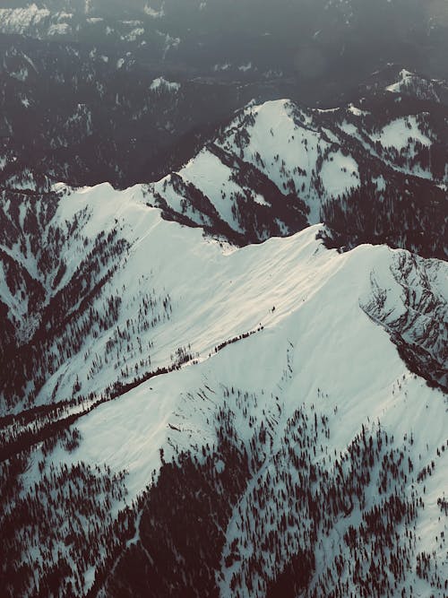 Foto profissional grátis de aéreo, cenário, coberto de neve