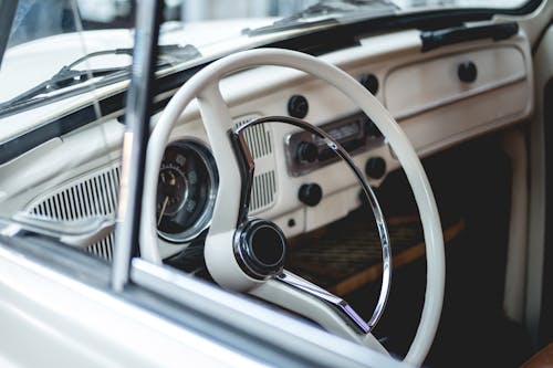 Free White and Gray Steering Wheel Stock Photo