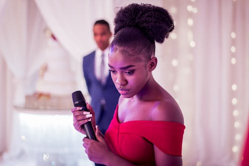 Kostenloses Stock Foto zu afro-haar, afroamerikaner-frau, farbige frau