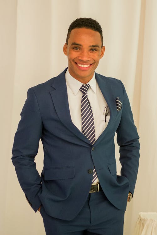 Ilmainen kuvapankkikuva tunnisteilla afroamerikkalainen mies, blue-puku, hymyily
