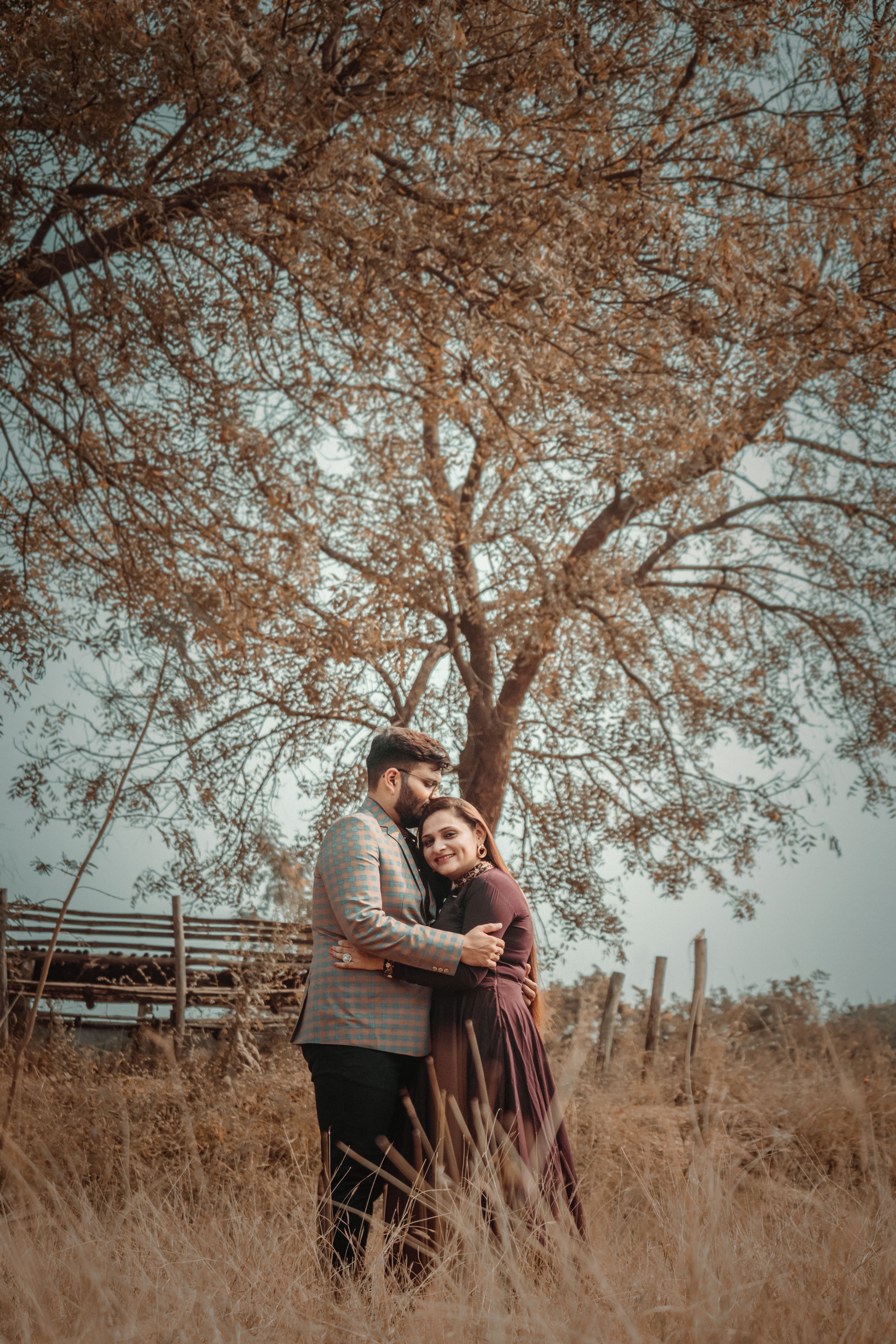 Romantic Couple Photoshoot in Nature · Free Stock Photo