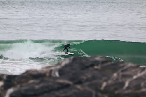 Darmowe zdjęcie z galerii z bryzgać, deska surfingowa, fale