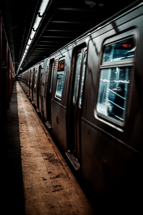 Základová fotografie zdarma na téma lokomotiva, stanice, systém metra