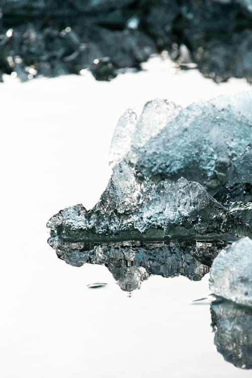 Ücretsiz buz, buz tutmuş, dikey atış içeren Ücretsiz stok fotoğraf Stok Fotoğraflar