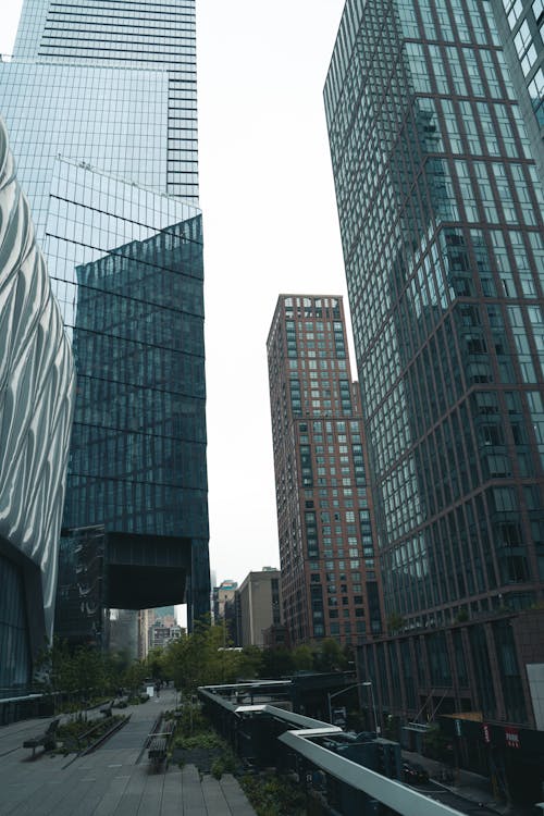 Foto stok gratis Arsitektur modern, bidikan sudut sempit, distrik pusat kota