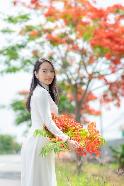 Immagine gratuita di ao dai, autunno, donna asiatica