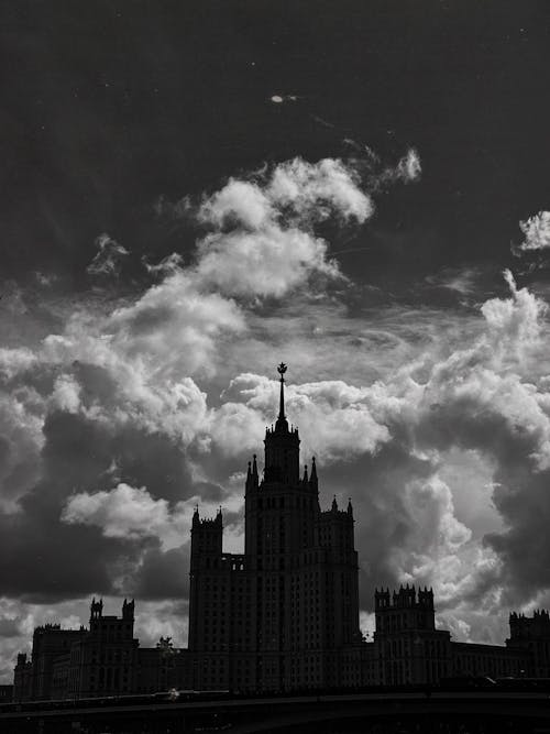 Foto profissional grátis de arranha-céu, céu, construção