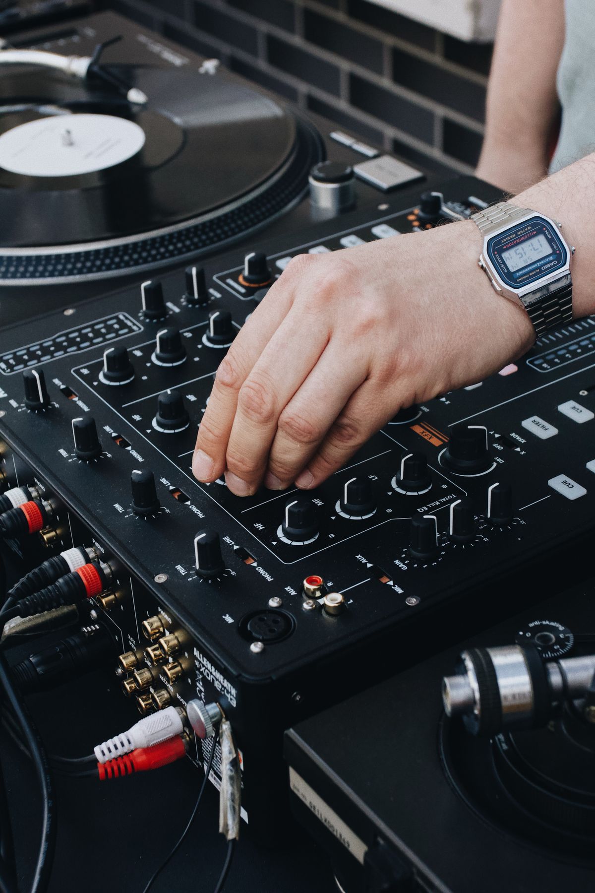 Rytm i beatmatching podczas miksowania na kontrolerze DJ