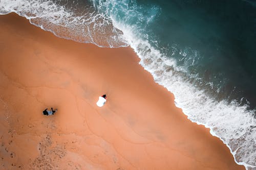 Foto d'estoc gratuïta de Costa, foto des d'un dron, fotografia aèria