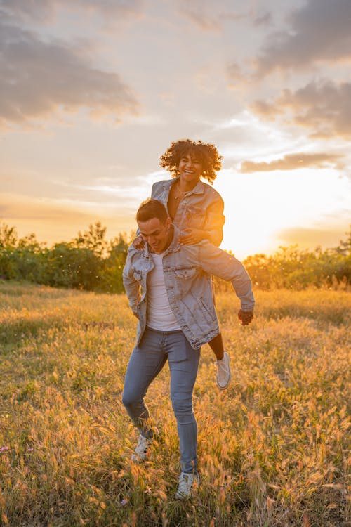 Foto d'estoc gratuïta de amor, camp, diversió