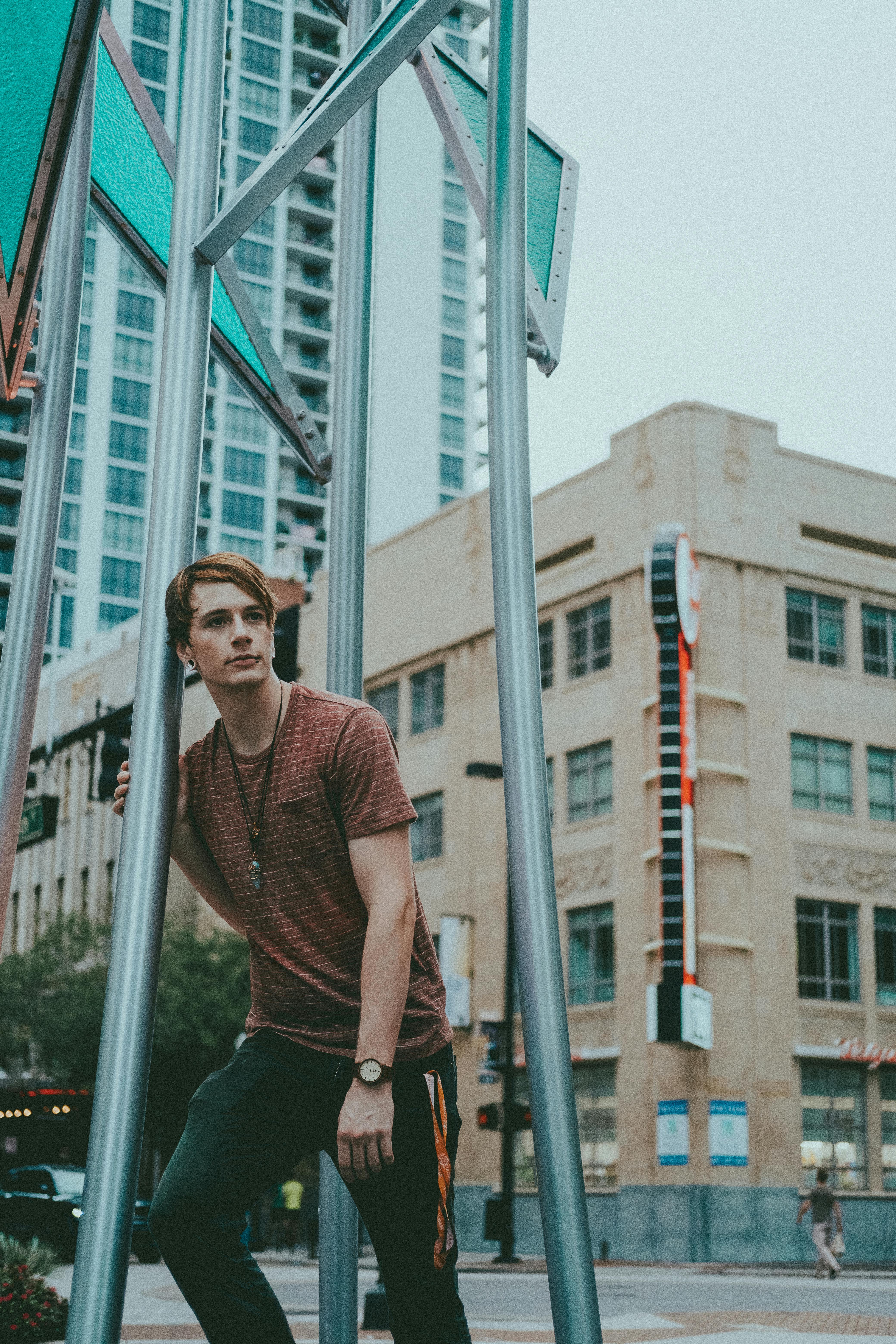 How far apart should posts be for a pole barn?