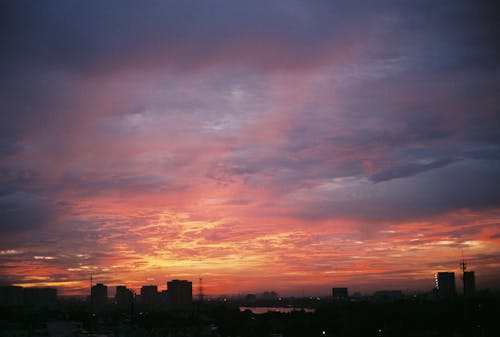 Бесплатное стоковое фото с город, города, живописное небо