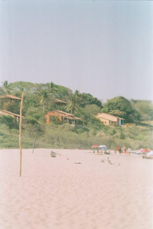 Fotos de stock gratuitas de cámara analógica, cámara filmográfica, en la playa