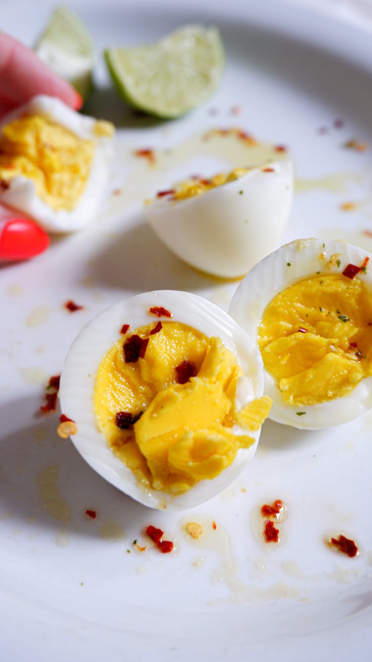 Boiled Eggs With Herbs 