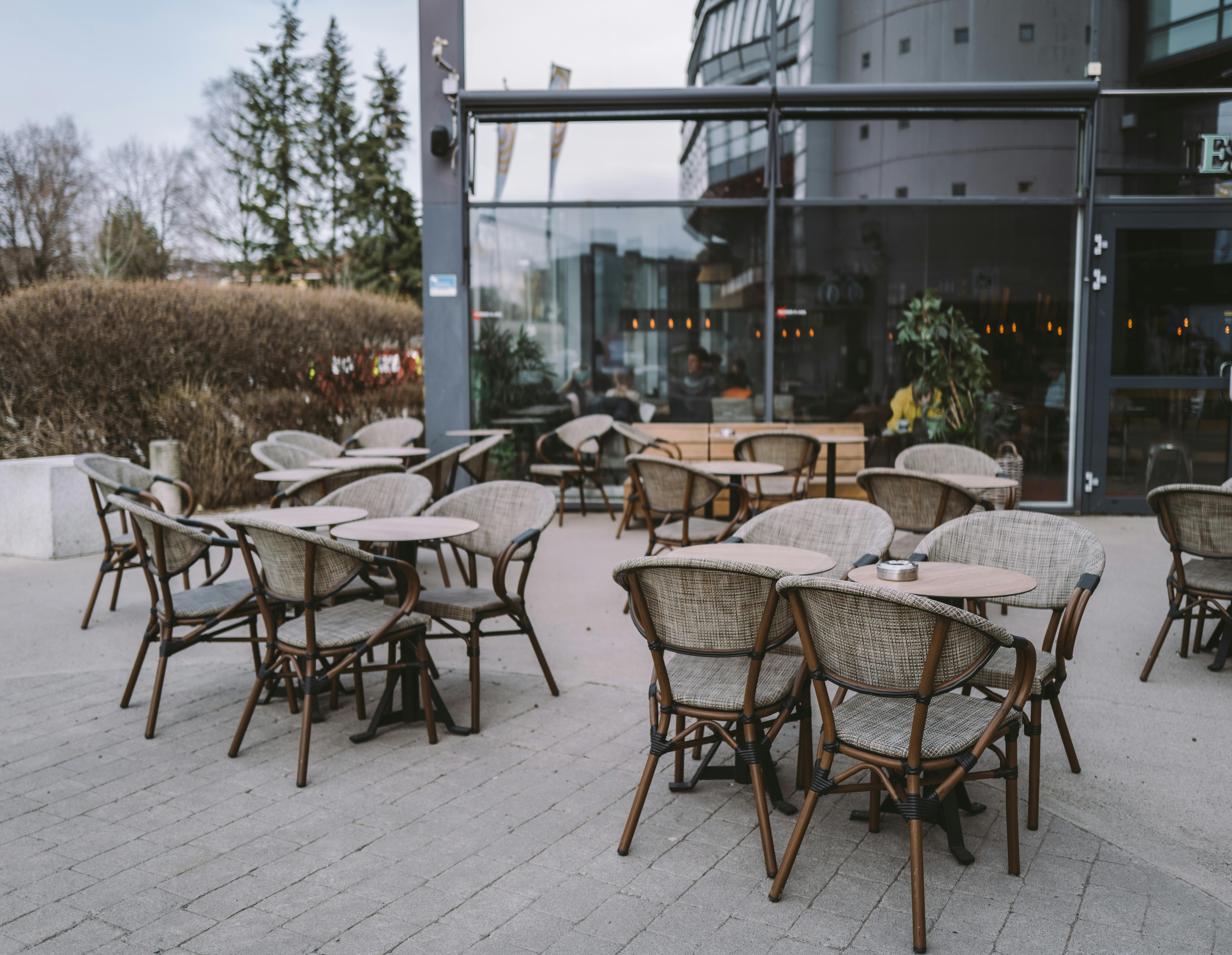 A sports bar is coming to Edina’s 50th and France this summer — Photo by Boris K. on Pexels
