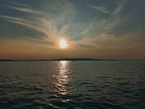 Ingyenes stockfotó arany naplemente, csillogó, csónakok témában