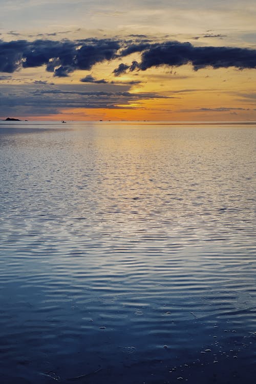 Kostenloses Stock Foto zu dämmerung, meer, ozean