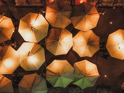 Fotobanka s bezplatnými fotkami na tému dáždniky, pohľad zhora, záber s vysokým uhlom