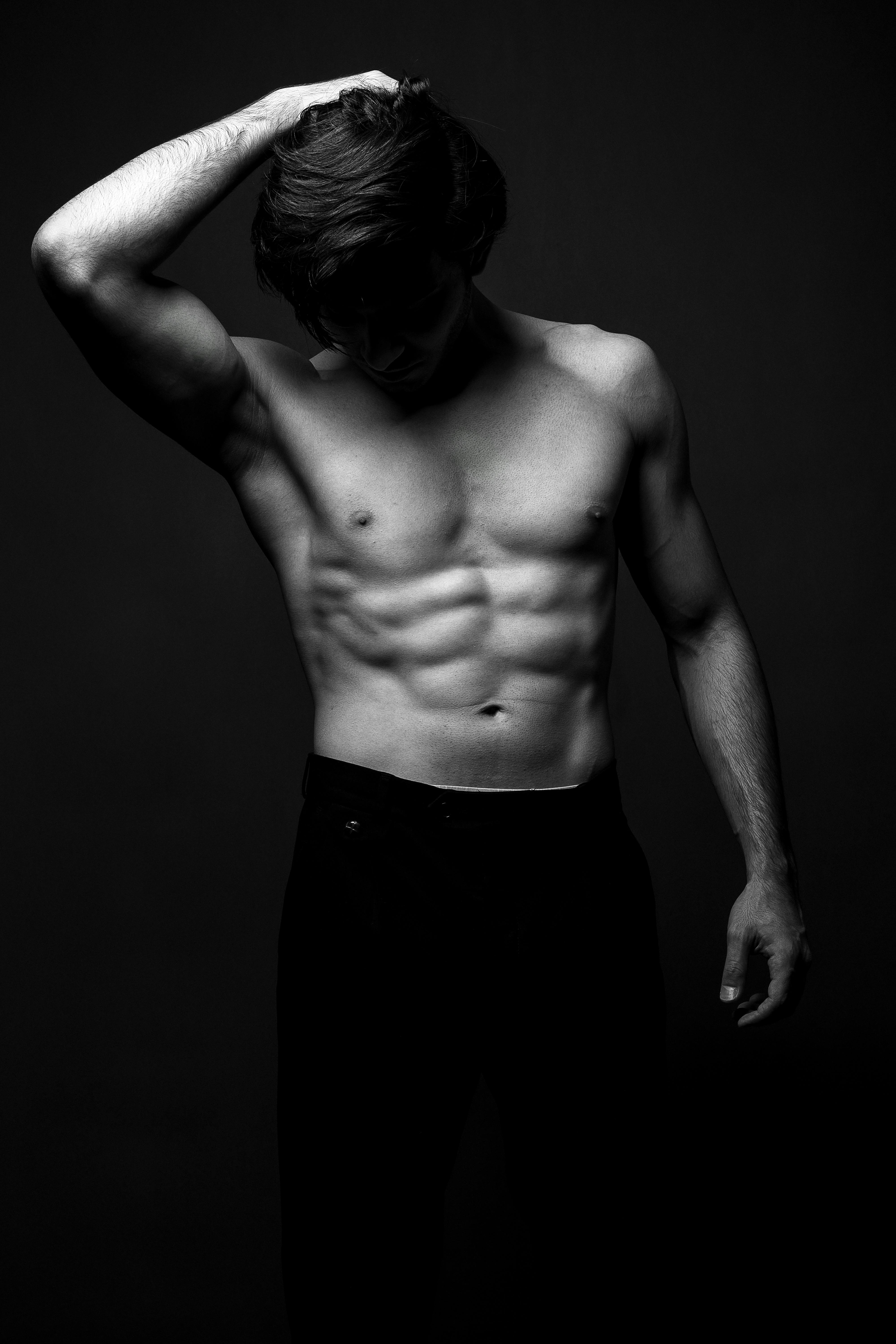 122,900+ Six Pack Abs Man Stock Photos, Pictures & Royalty-Free Images -  iStock | Ripped abs, Muscular man, Fasting