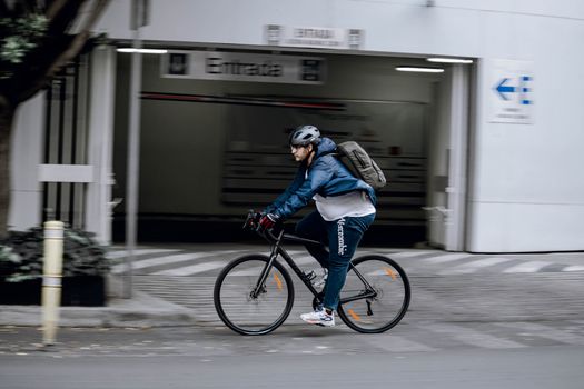 Ottawa Cyclists Rejoice as E-Buses Quietly Transform City Streets