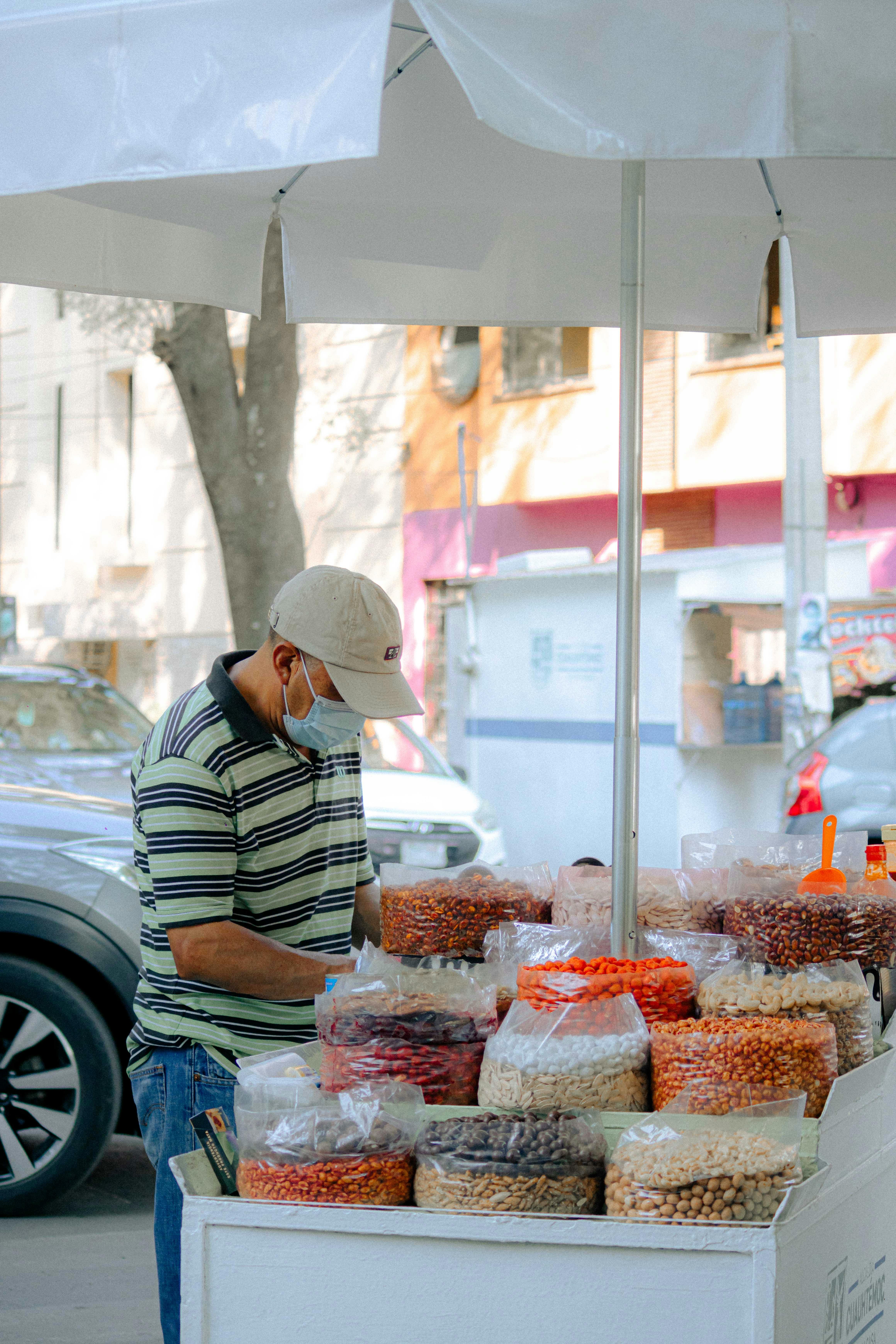Inflación y pequeños comercios: cómo el alza en alimentos reduce el consumo y estira las jornadas laborales