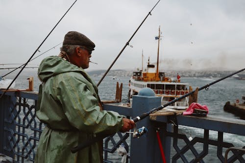 Základová fotografie zdarma na téma cigareta, člun, držení