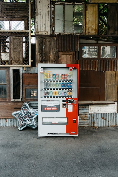 Foto d'estoc gratuïta de abandonat, automàtic, begudes