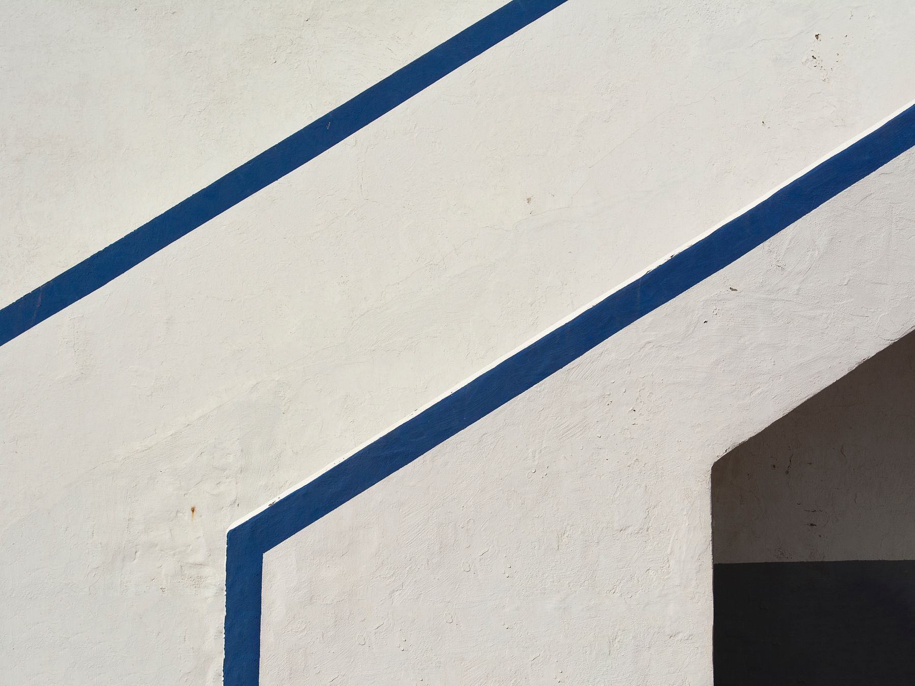 Painters and Decorators in Cheam — clean edges cut in around trim and sockets