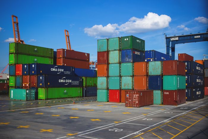 Shipping container