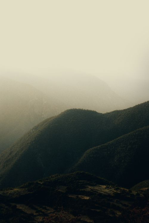 Free Serene and foggy mountain landscape in Tlamaya, Hidalgo, Mexico showcasing nature's tranquility. Stock Photo