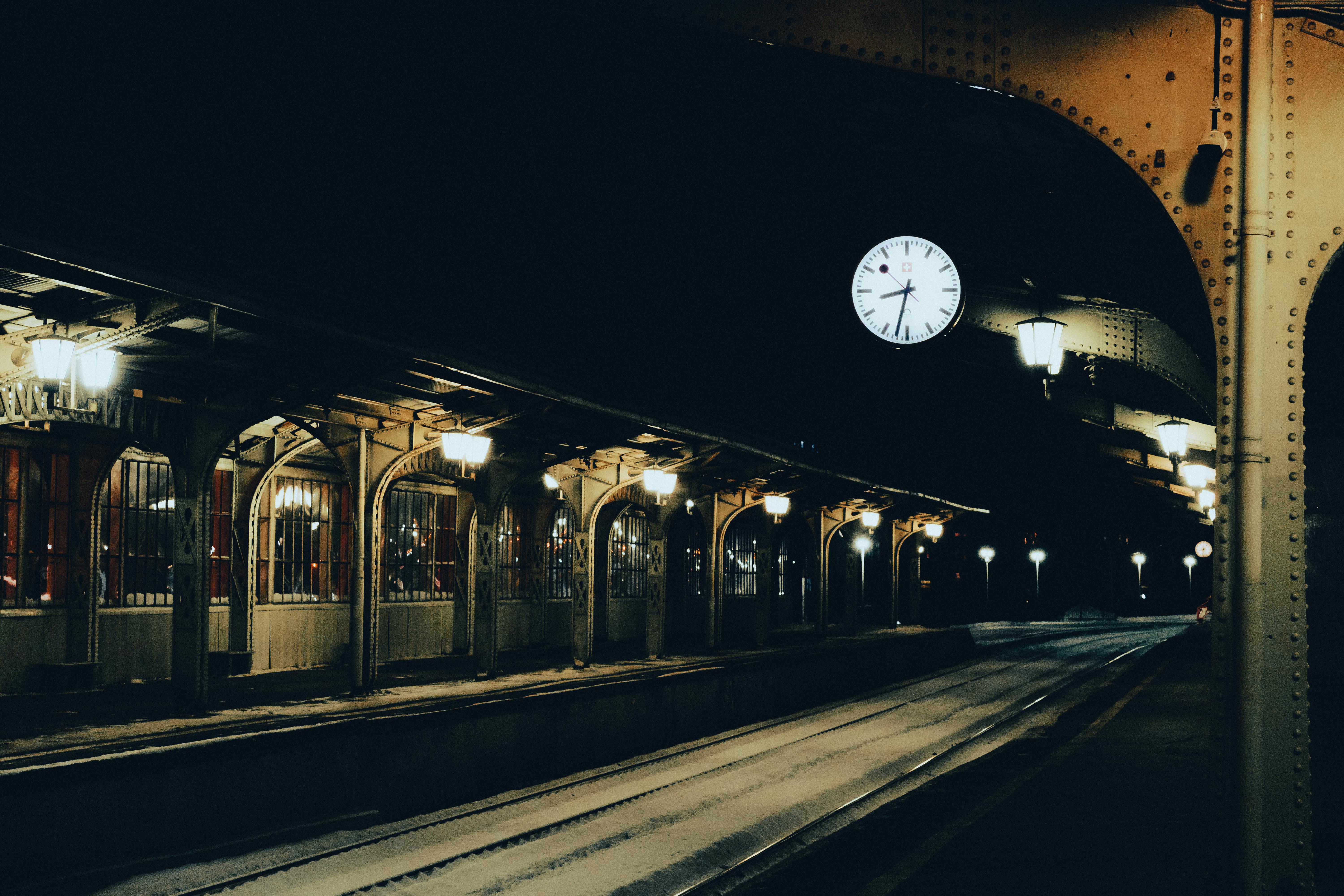 fitment architecture MMY platform — Photo by Stanislav Kondratiev on Pexels