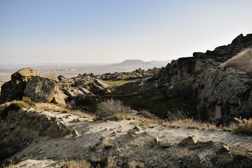 Photos gratuites de azerbaïdjan, ciel bleu, formations de pierres