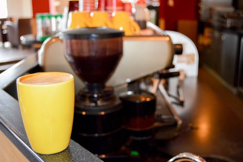 Gratis stockfoto met cappuccino, koffie, koffie met melk