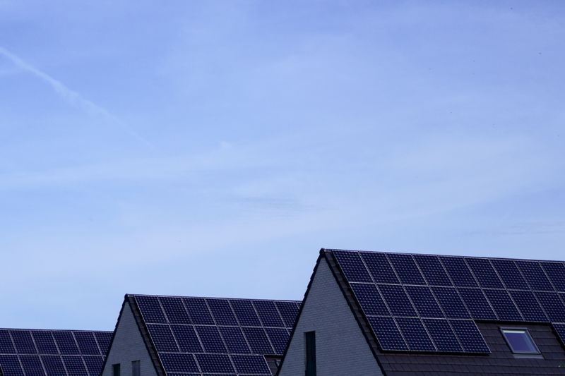Solar Shingles vs Solar Panels: Cost, Efficiency & Which Makes Sense