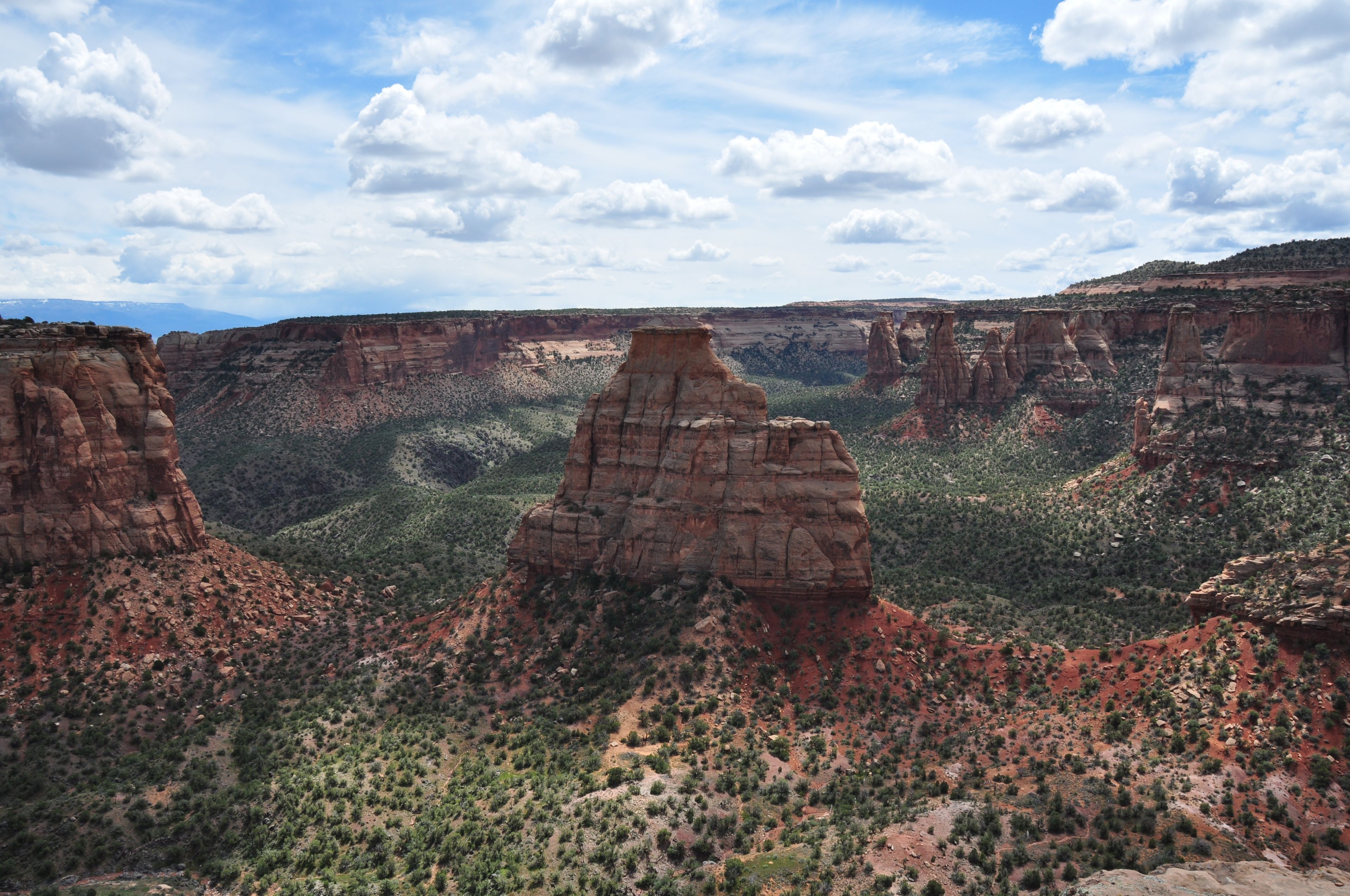 Grand Junction: Red rock towers at Colorado National Monument near Grand Junction