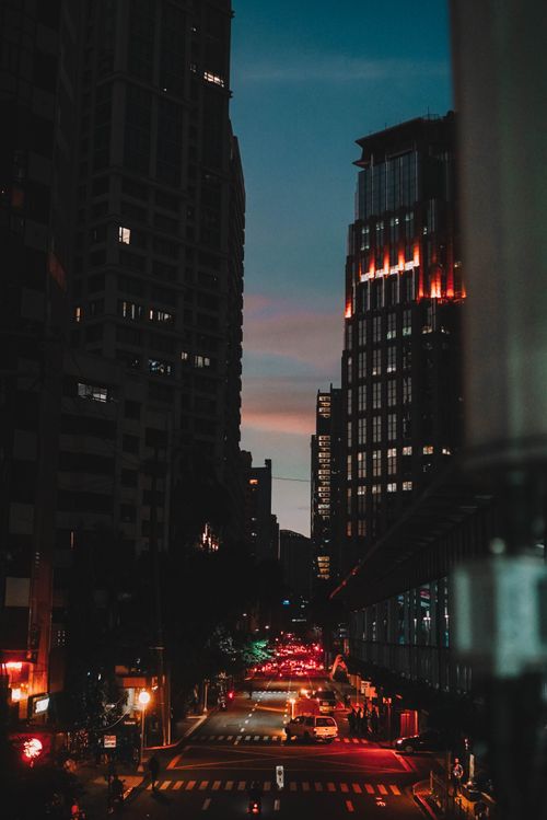 Free Explore the vibrant nightlife of Makati City with this stunning street view image. Stock Photo