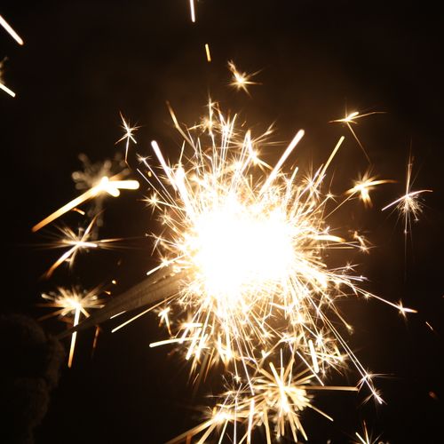 Kostenloses Foto Zum Thema Feuerwerk Rakete Silvester kostenloses-foto-zum-thema-feuerwerk-rakete-silvester