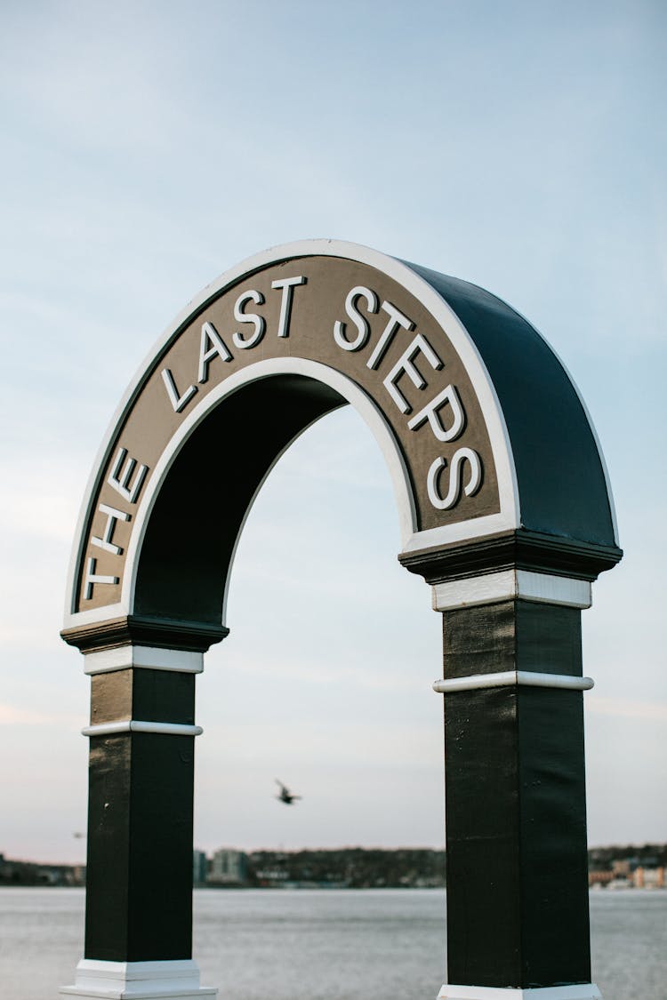 The Last Steps Memorial Arch