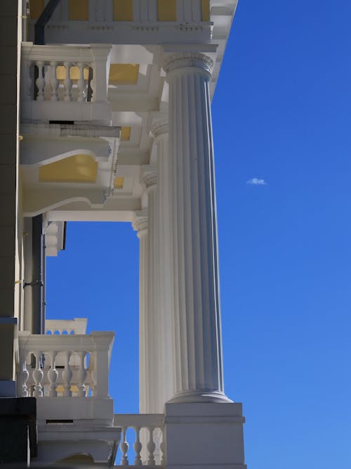 Free White Concrete Pillar Under Blue Sky Stock Photo