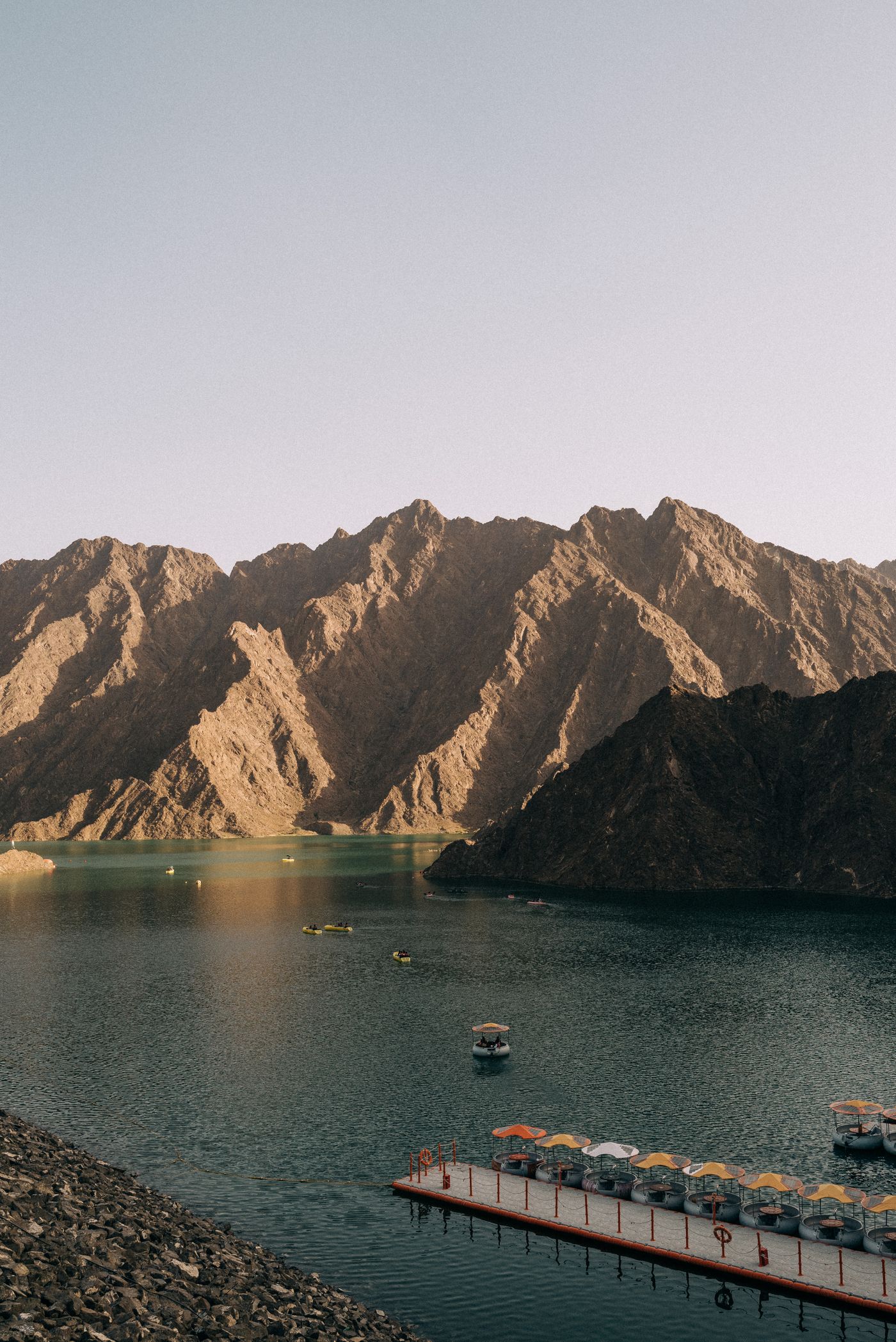 Lac et montagnes de Hatta