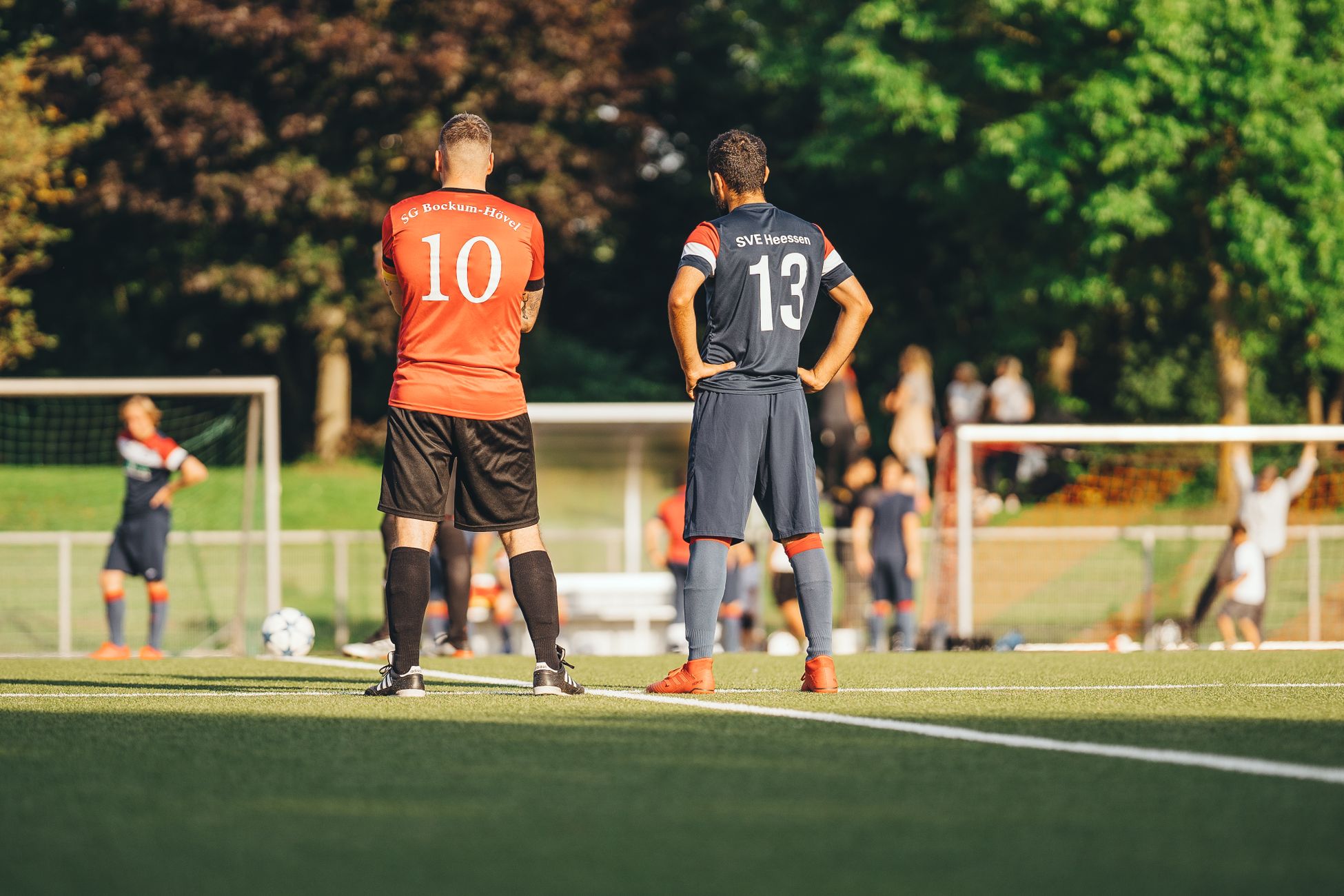 Boek over 275 Oranjeshirts met verhalen van bekende voetballers