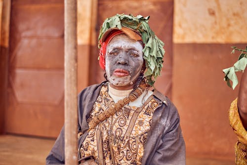 Kostenloses Stock Foto zu afrikanische stammeskultur, blätter, festival