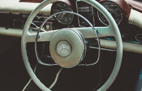 Volante Mercedes Branco Vintage