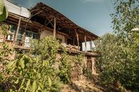 terk edilmiş köy evi