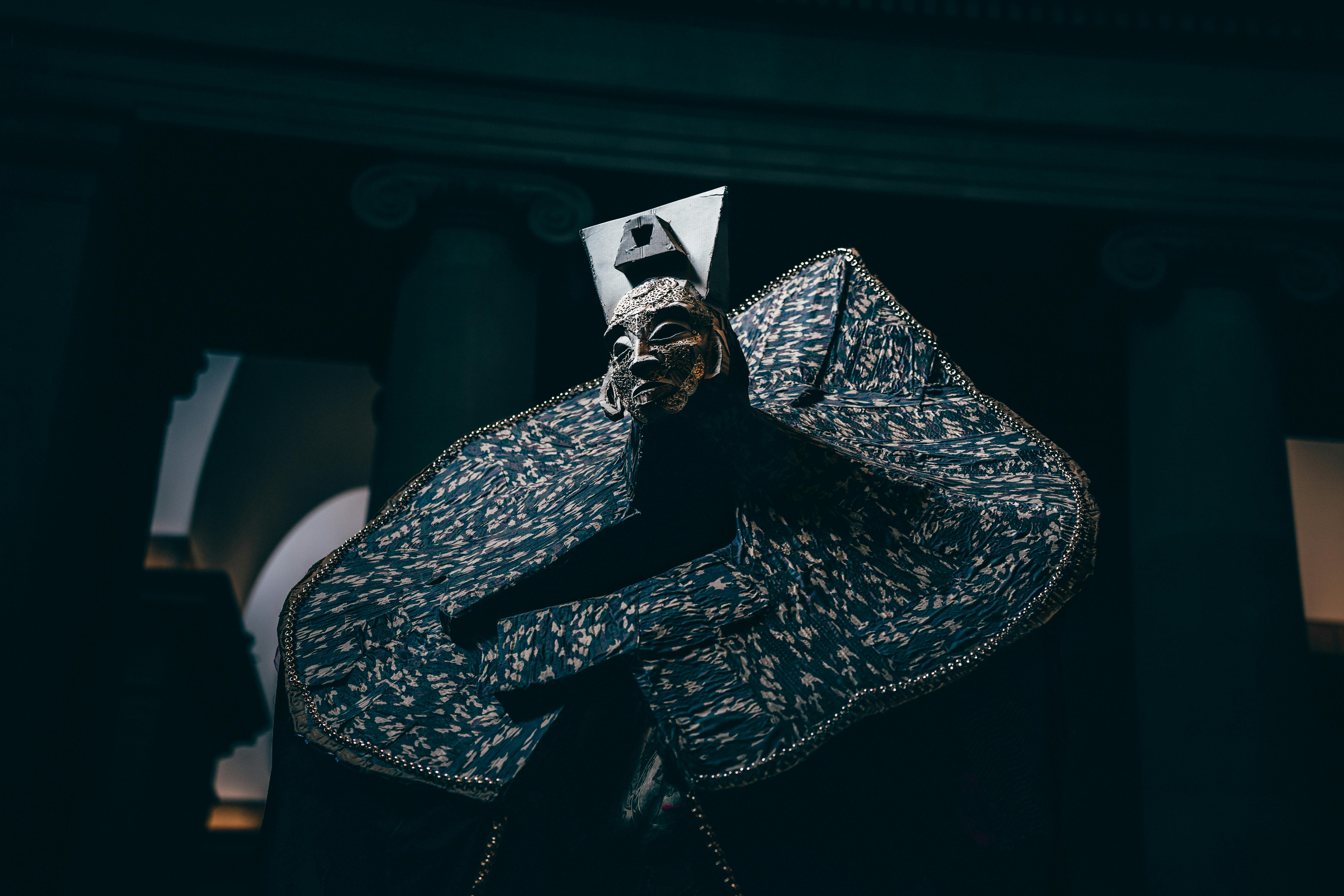 Premieră la Palatul Culturii Bistrița – Variațiuni enigmatice duminică, 16 noiembrie