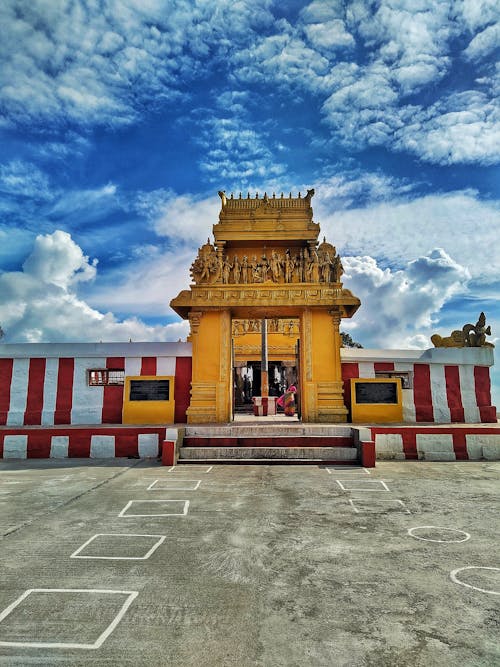 Foto profissional grátis de floresta de outono, templo, templo swami himavad gopal