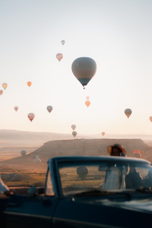 Fotobanka s bezplatnými fotkami na tému auto, balóny, cappadocia