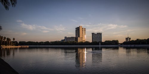 Kostnadsfri bild av arquitectura. ciudad, sjön